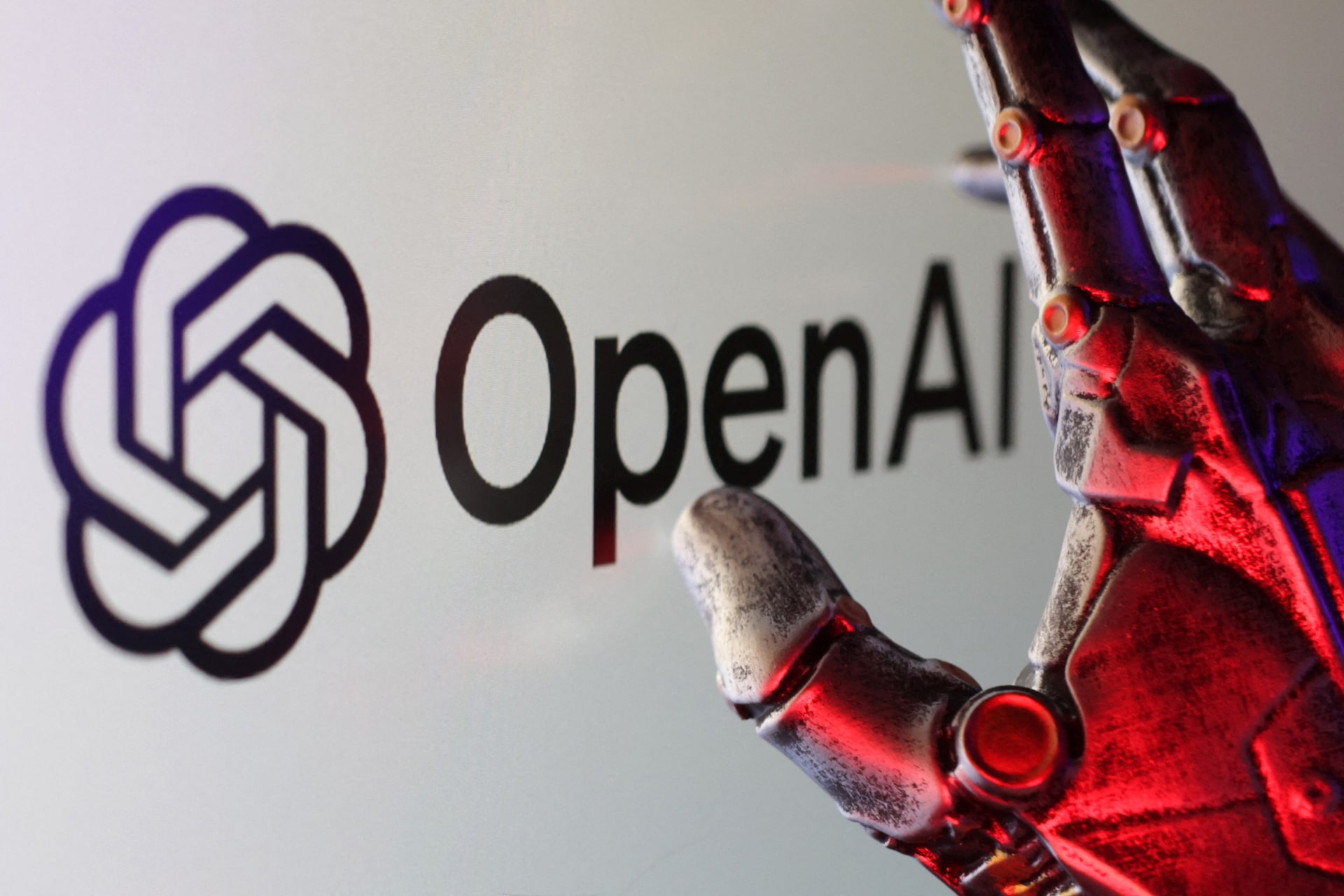 OpenAI 承认新模型 Astra 强到必须加装护栏：首次触发自家安全协议的最高门槛